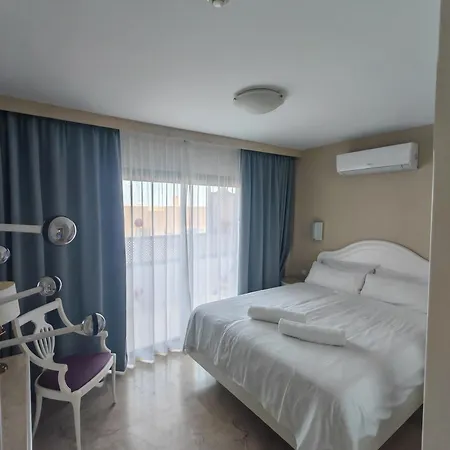 Club Excelsior Ii Appartamento